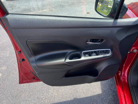 2025 Nissan Versa SR