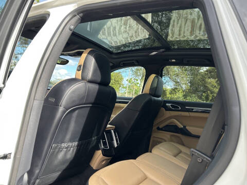 2017 Porsche Cayenne Platinum Edition