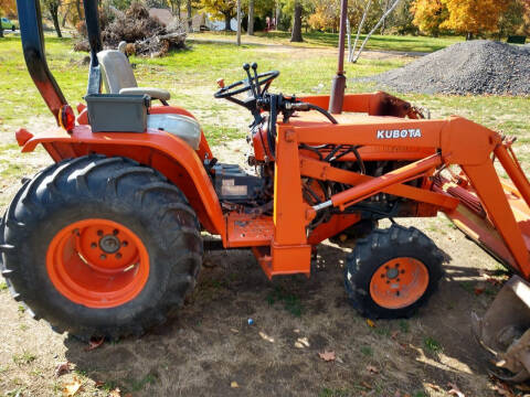 1990 Kubota B8200HST 4X4 WITH LOADER