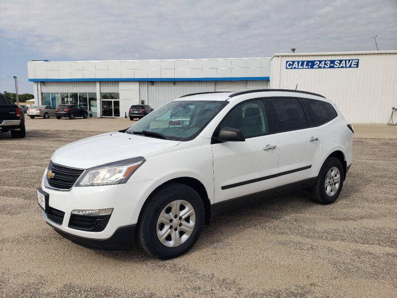 Used 2016 Chevrolet Traverse LS with VIN 1GNKVFKD1GJ311834 for sale in Concordia, KS