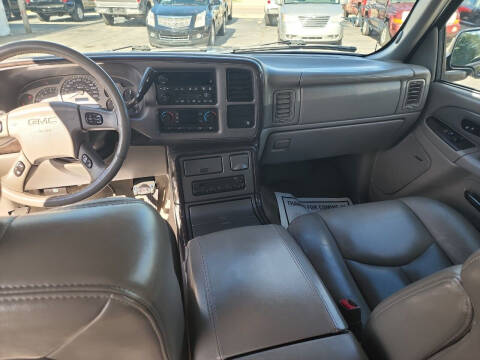 2004 GMC Yukon Denali