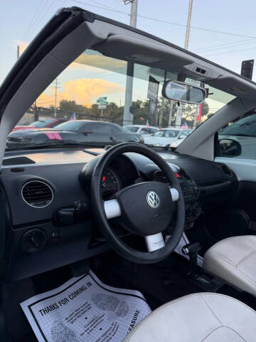 2010 Volkswagen New Beetle Convertible