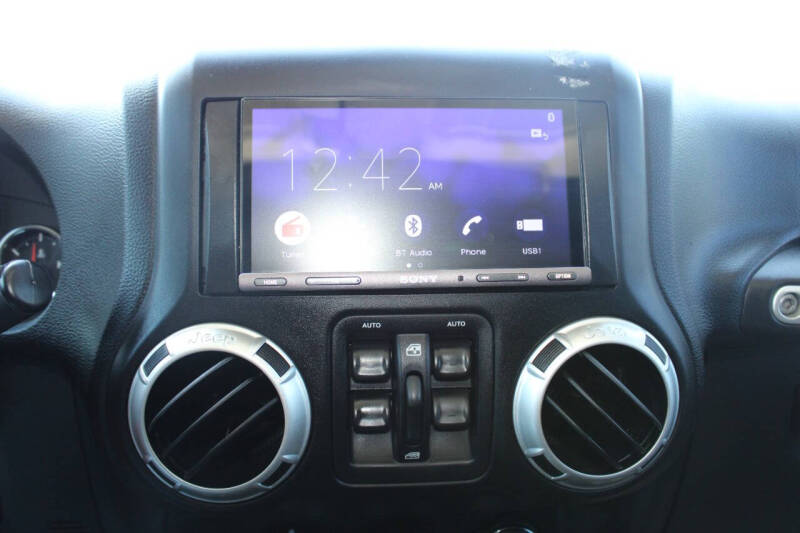 2012 Jeep Wrangler Unlimited Sahara