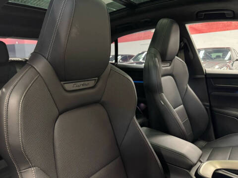 2024 Porsche Macan Turbo Electric