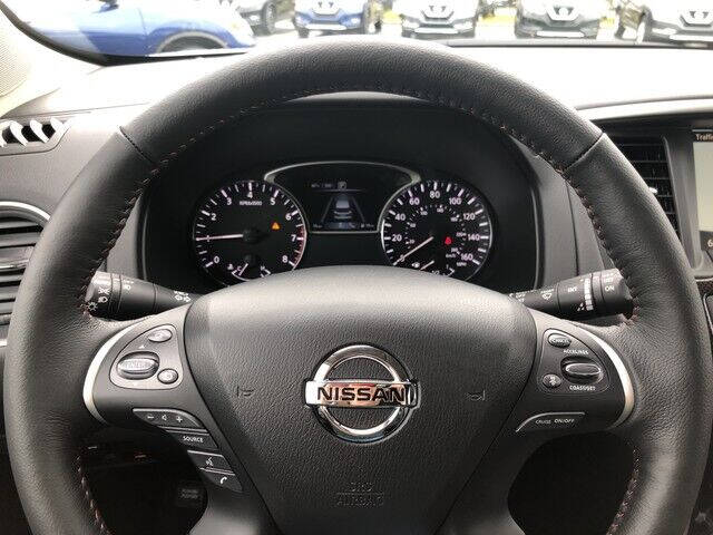 2019 Nissan Pathfinder SL