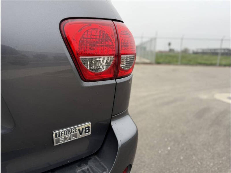 2014 Toyota Sequoia SR5