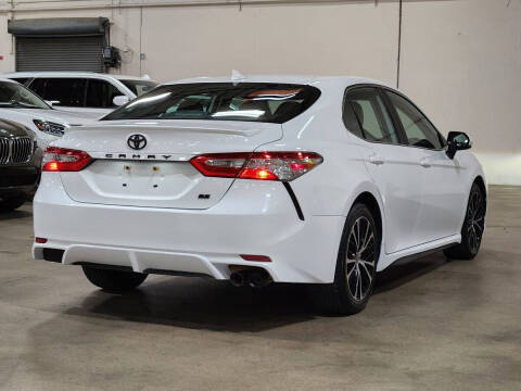 2020 Toyota Camry SE