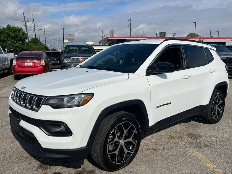 Used 2024 Jeep Compass Latitude with VIN 3C4NJDBN6RT607295 for sale in Garland, TX