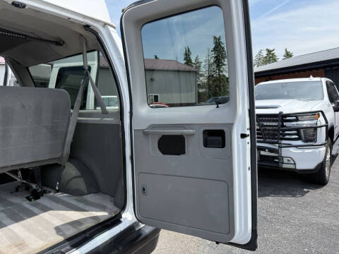 2006 Ford E-Series E-350 SD XLT