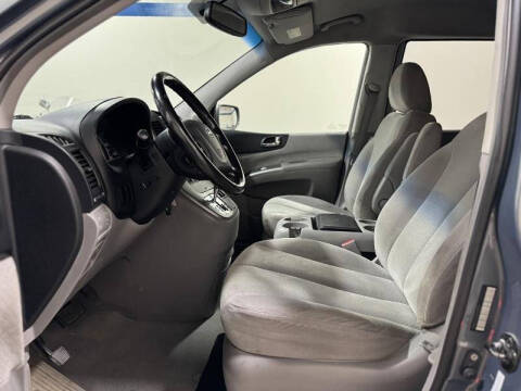 2007 Hyundai Entourage SE