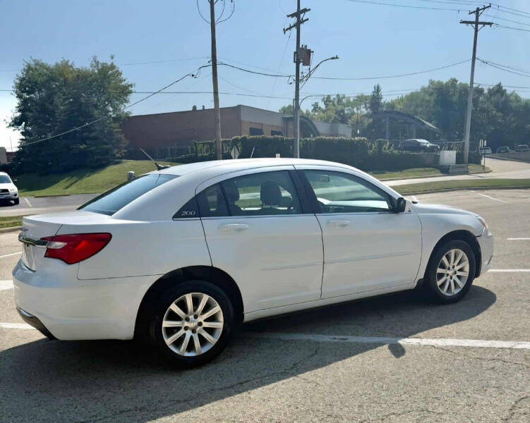 2013 Chrysler 200 LX