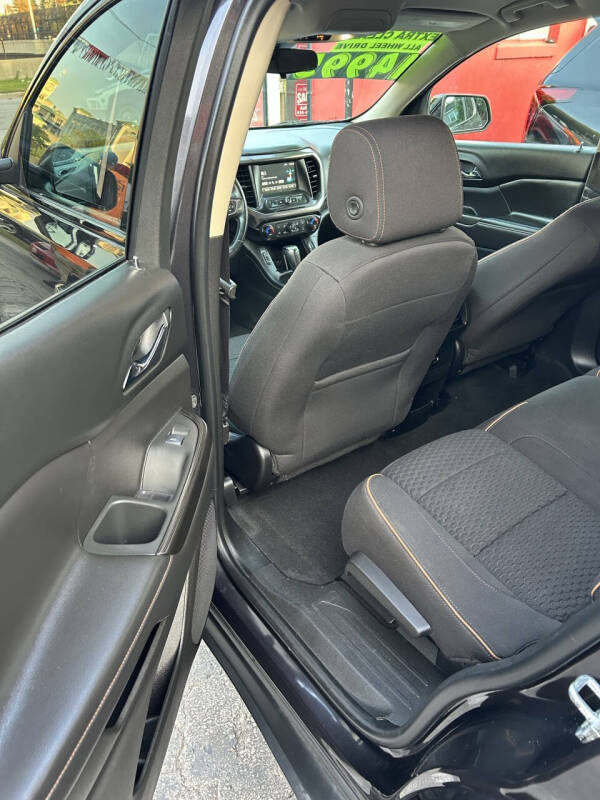 2017 GMC Acadia SLE-2