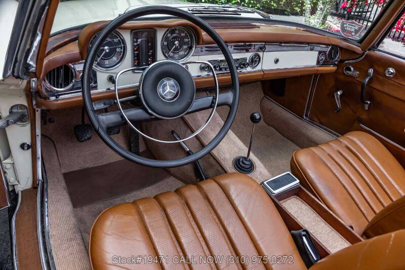 1966 Mercedes-Benz 230SL