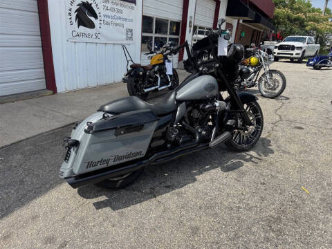 2010 Harley-Davidson FLHX -