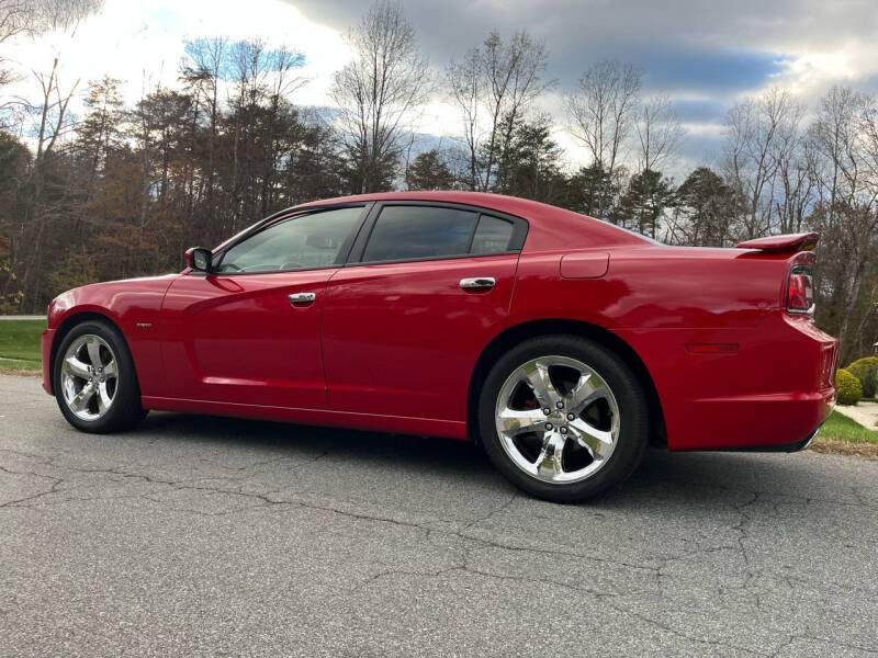 2011 Dodge Charger R/T photo 4