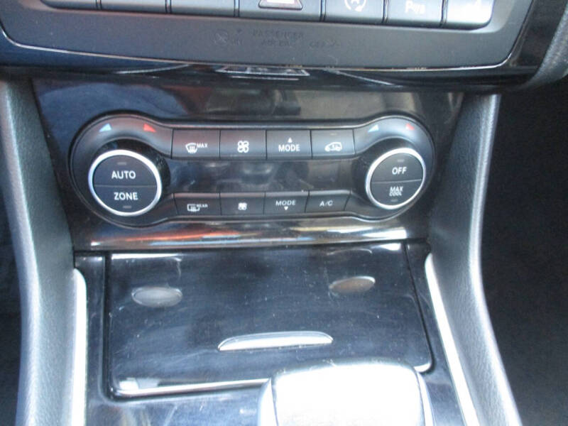 2018 Infiniti QX30 Essential