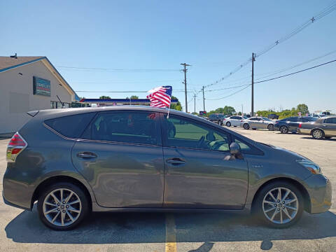 2015 Toyota Prius v Five