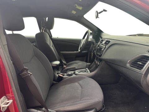 2013 Chrysler 200 LX