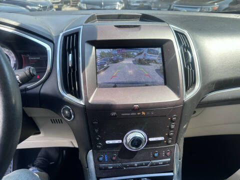 2020 Ford Edge Titanium