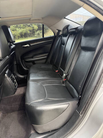 2016 Chrysler 300 Limited