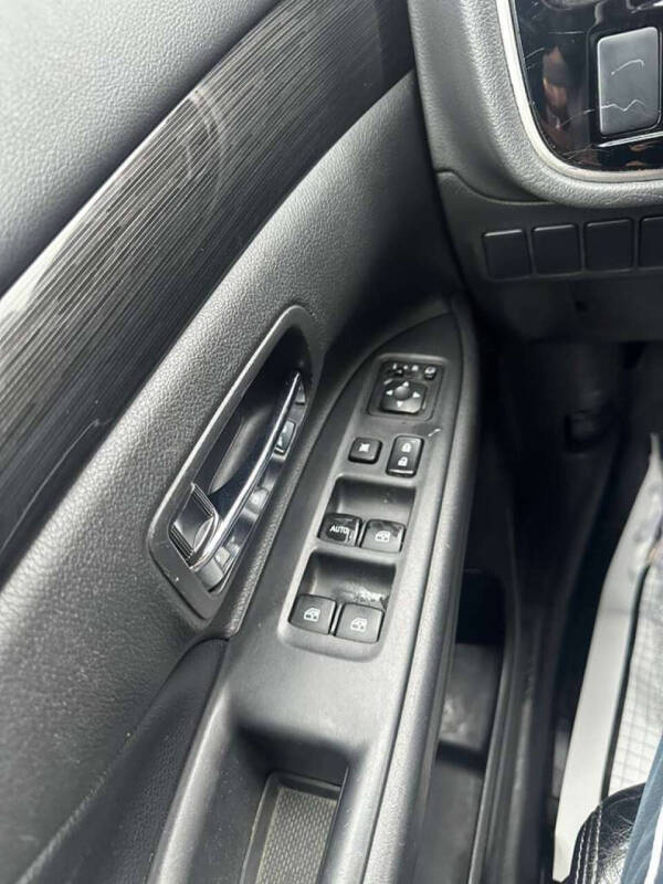 2017 Mitsubishi Outlander SEL