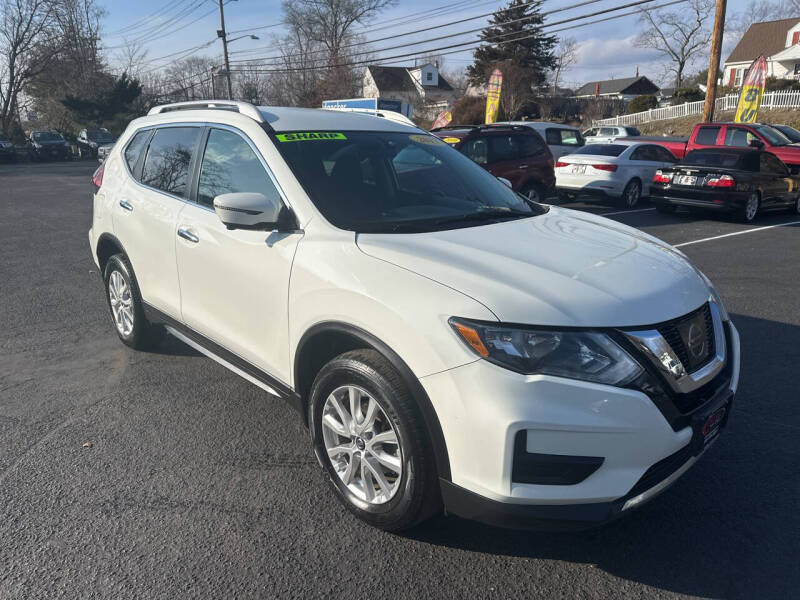 2017 Nissan Rogue SV photo 3