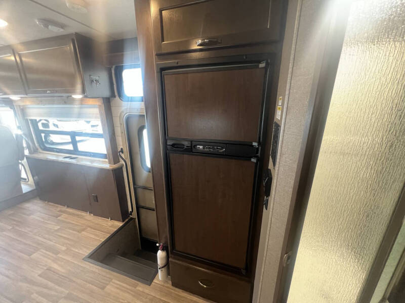 2017 Thor Motor Coach ACE BUNK HOUSE