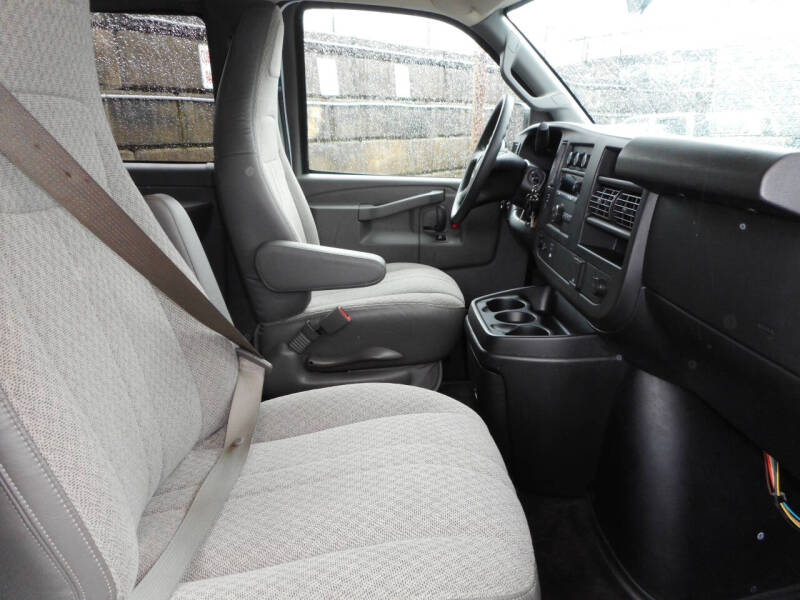2017 Chevrolet Express LT 3500