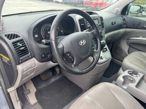 2008 Hyundai Entourage GLS
