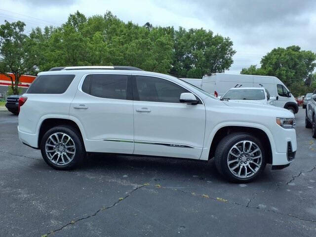 2023 GMC Acadia Denali