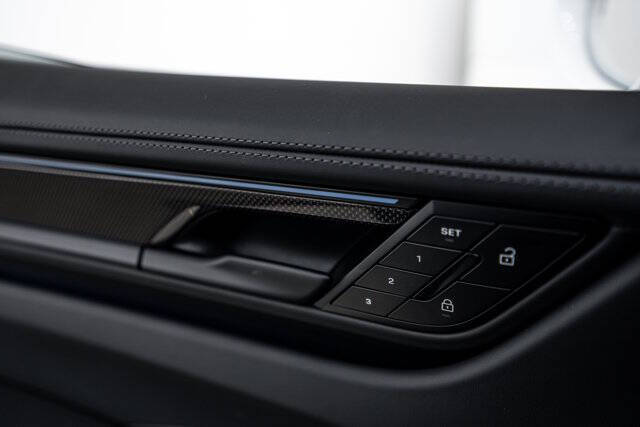 2025 Porsche Macan Turbo Electric