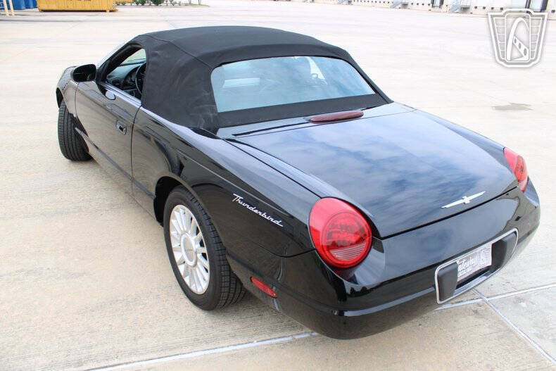 2004 Ford Thunderbird Deluxe