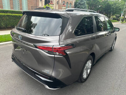 2021 Toyota Sienna XSE 7-Passenger