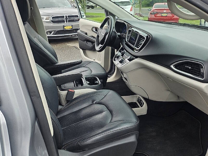 2019 Chrysler Pacifica Touring L