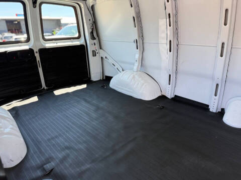 2023 Chevrolet Express 2500