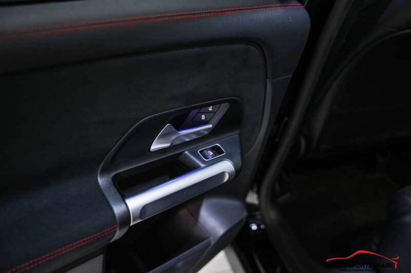 2023 Mercedes-Benz GLB GLB 250