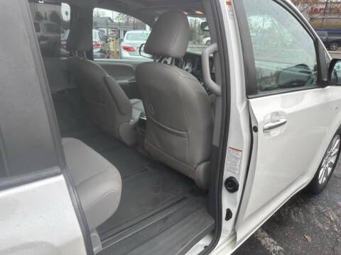 2016 Toyota Sienna XLE Premium 7-Passenger