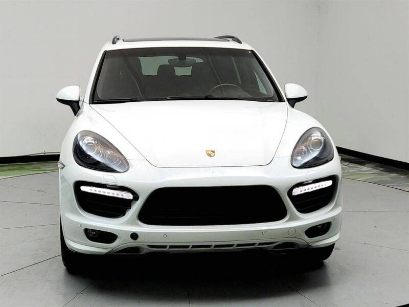 2013 Porsche Cayenne GTS