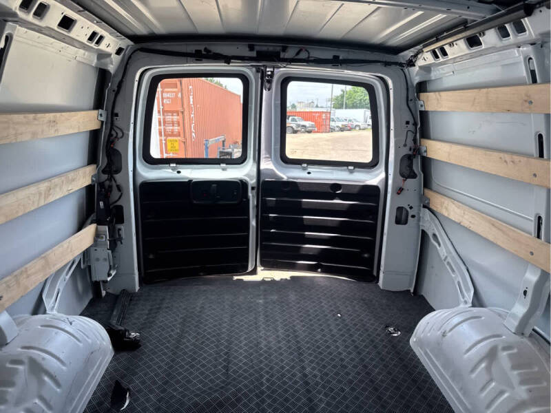 2024 Chevrolet Express 2500