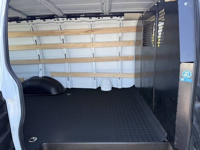 2023 GMC Savana 2500