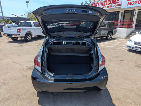 2016 Toyota Prius c Two