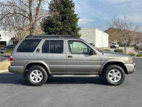 2004 Nissan Pathfinder SE
