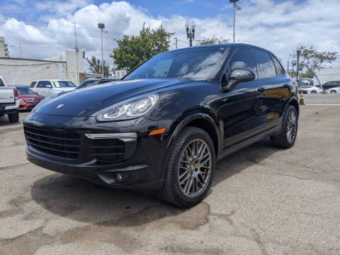 2017 Porsche Cayenne Platinum Edition