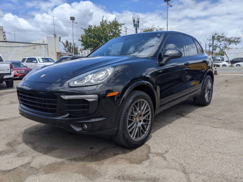 2017 Porsche Cayenne Platinum Edition