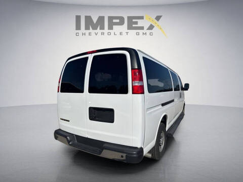 2025 Chevrolet Express LT 3500
