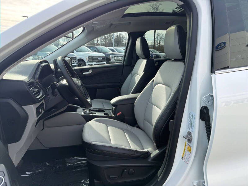 2026 Ford Escape Platinum