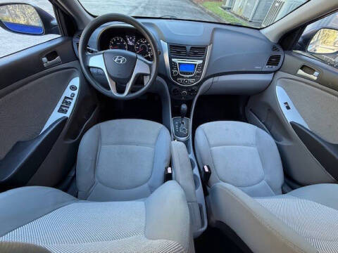 2012 Hyundai Accent GLS