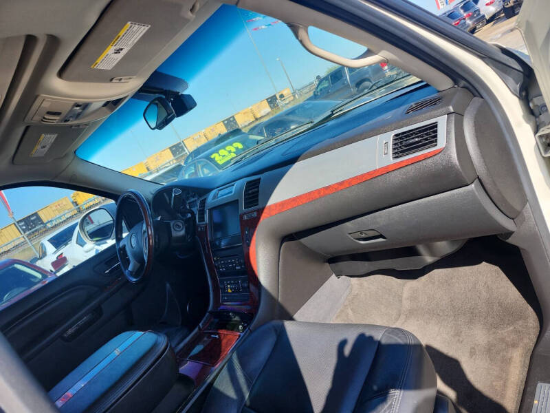 2011 Cadillac Escalade Luxury