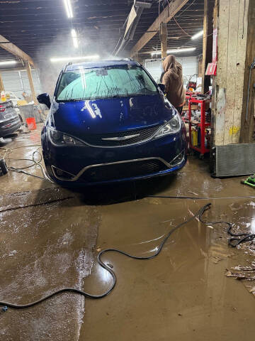 2017 Chrysler Pacifica Touring-L Plus