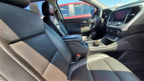 2023 GMC Acadia SLT